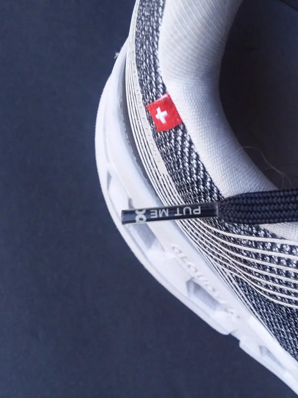 On Cloud Running Trainers Shoes Reflective Trim Logo Runners Gym Beach Work Out - Picture 7 of 13